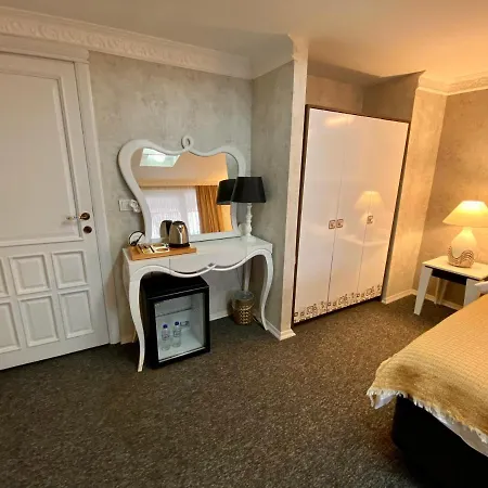 Peri Boutique Hotell *