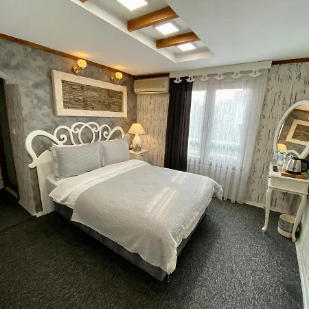 Peri Boutique Hotel *