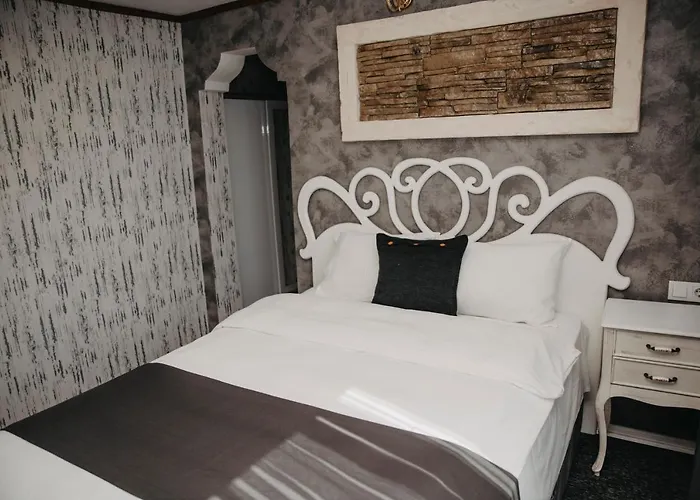 Peri Boutique ספנג'ה