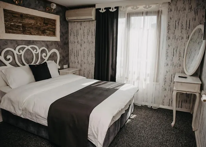 מלון Peri Boutique *